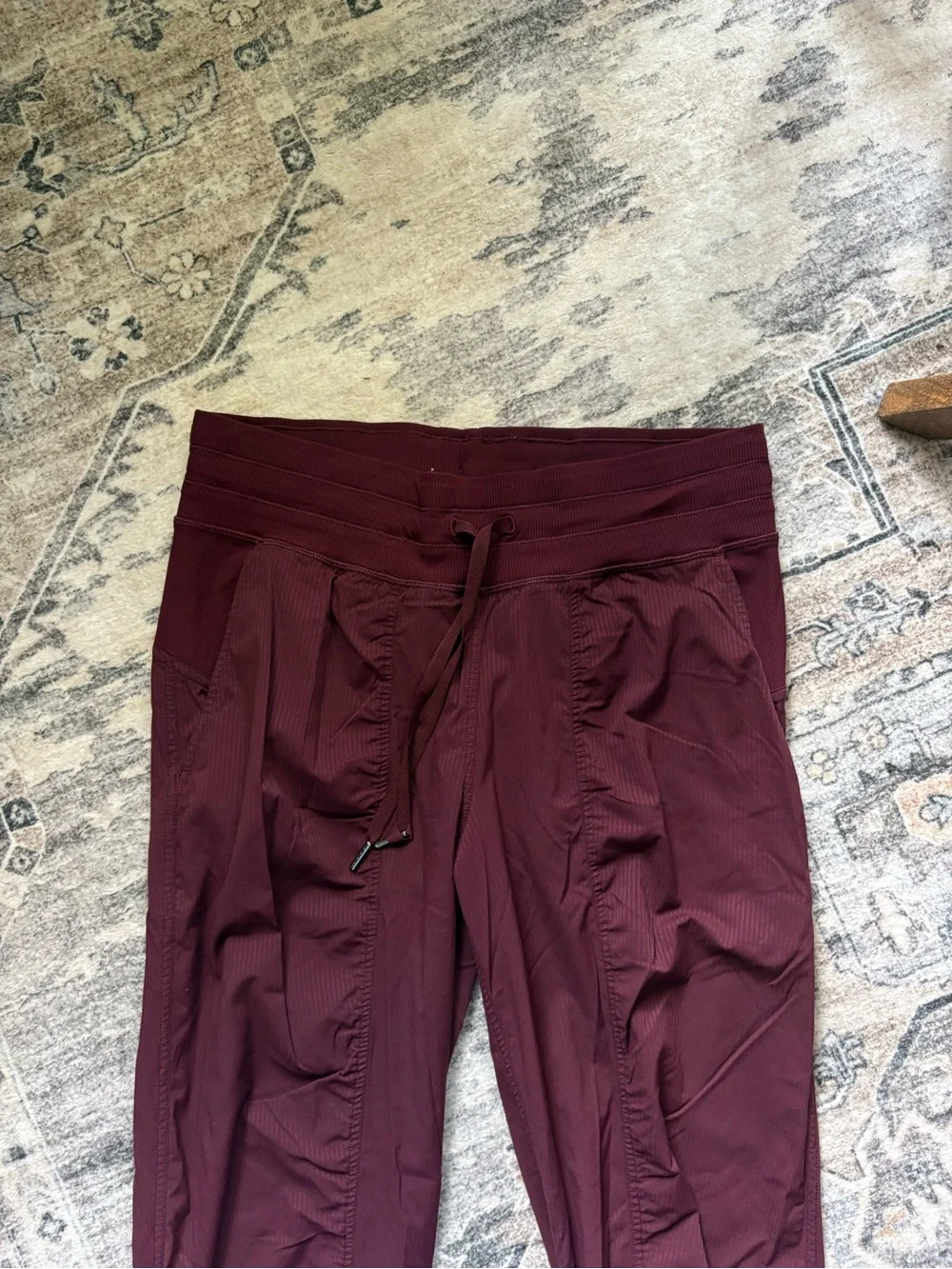 Lululemon Dance Studio Mid-Rise Jogger Full Length size 8 maroon